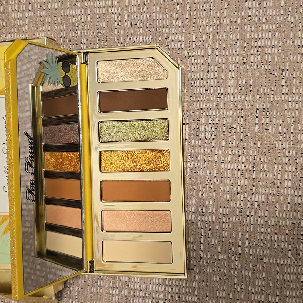 TOO FACED Tutti Frutti Sparkling Pineapple Eyeshadow Palette - Picture 2 of 3